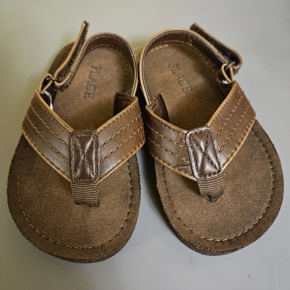 PLACE Slippers - Picture 4 of 4